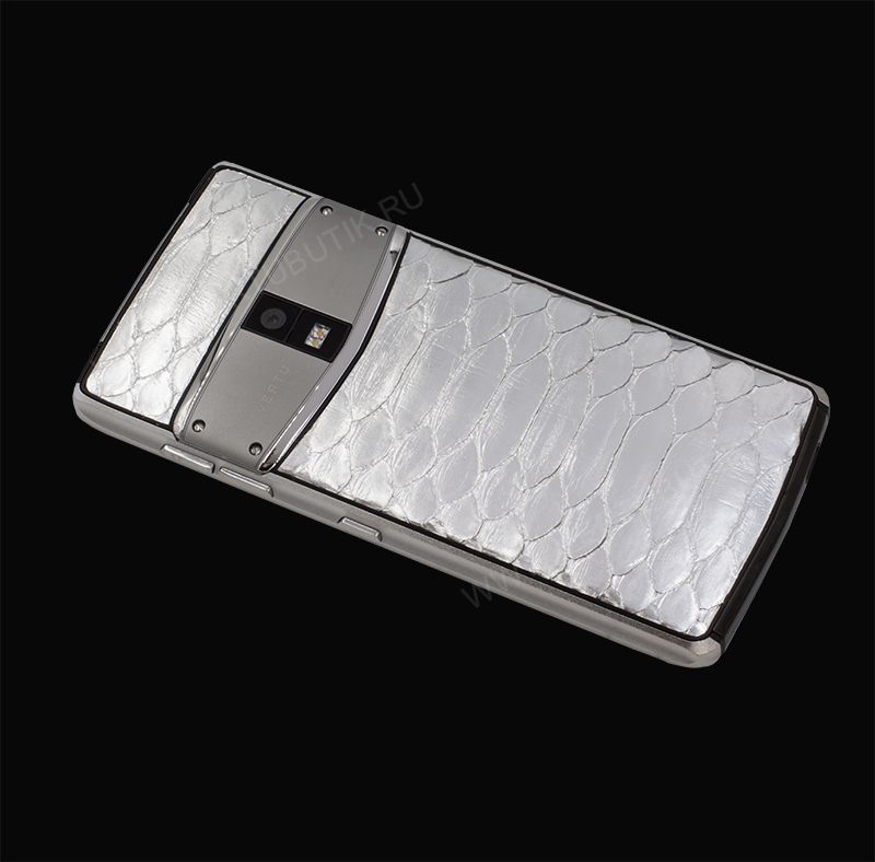 Vertu с перламутровым покрытием на коже